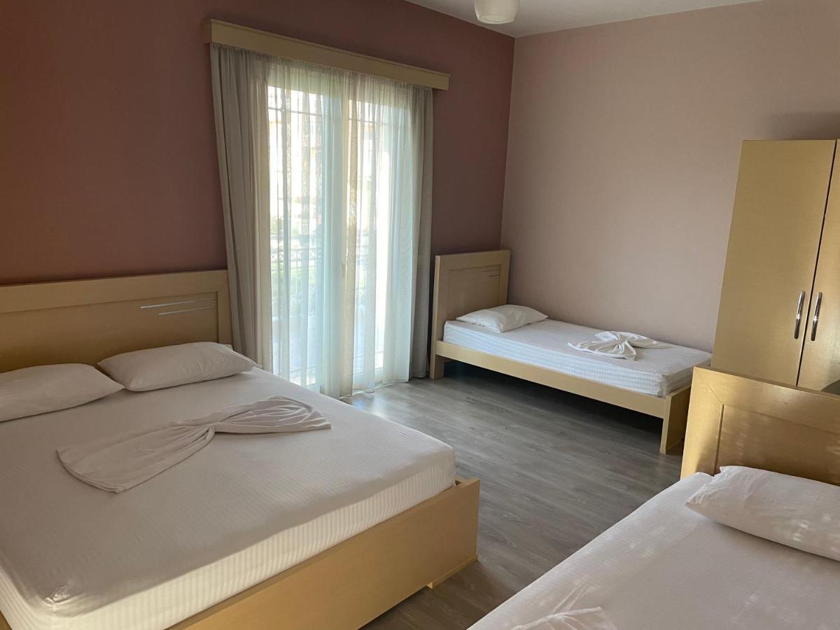 Rent Rooms Kapri Pogradec Esterno foto